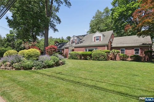 1 S Park Dr, Tenafly, NJ, 07670-3024 | Card Image