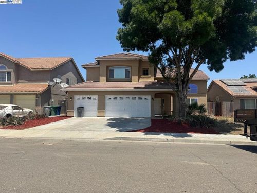 1697 Via Milano, Gustine, CA, 95322 | Card Image