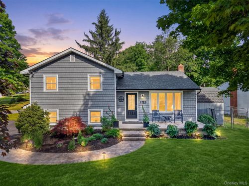 13 Clarkview Rd, New Windsor, NY, 12553-6106 | Card Image