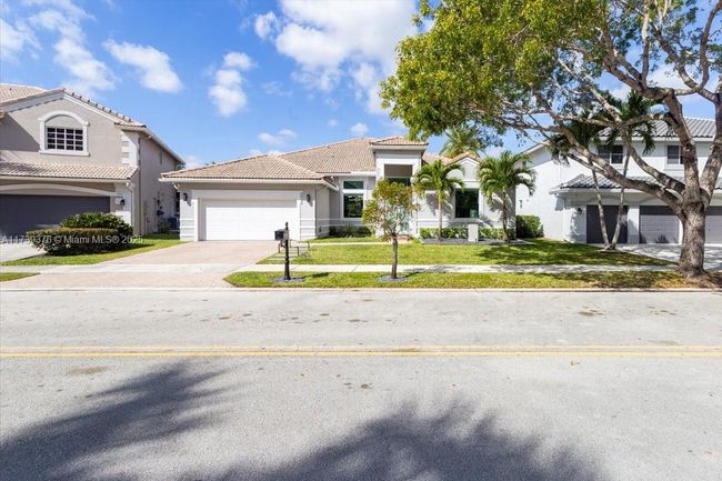 3847 Crestwood Cir, House other with 4 bedrooms, 4 bathrooms and null parking in Weston FL | Image 4