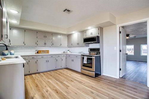 3681 Antelope Dr, Enid, OK, 73701-7701 | Card Image