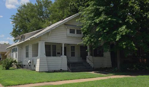 422 S Jefferson Ave, Wellington, KS, 67152-3176 | Card Image