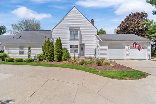 31 Ironwood Drive, Westfield Center, OH, 44251 | Card Image