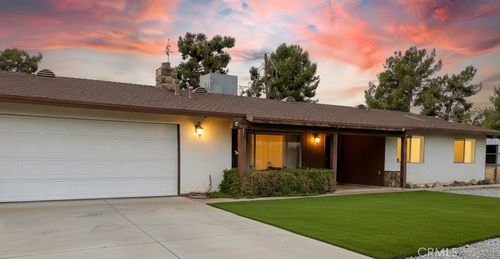 18403 Danbury Ave, Hesperia, CA, 92345-7153 | Card Image