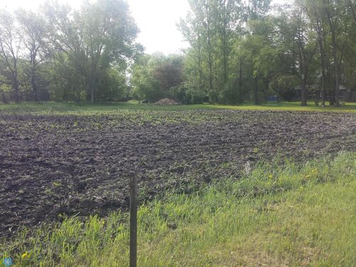 202 Whitetail Ln, Abercrombie, ND, 58001-8131 | Card Image