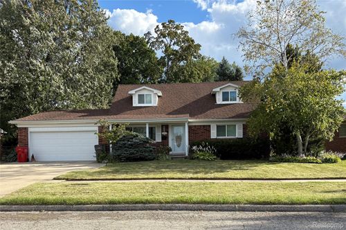 23346 Demley Dr, Clinton Twp, MI, 48035-2913 | Card Image