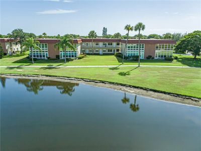 205 - 76 Royal Oak Drive, Home with 1 bedrooms, 1 bathrooms and null parking in Vero Beach FL | Image 2