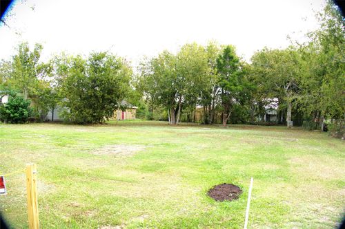 2805 J P Davis Ave, Bay City, TX, 77414-6513 | Card Image