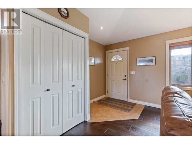 524 Curlew Dr, House other with 6 bedrooms, 4 bathrooms and 2 parking in Kelowna BC | Image 11