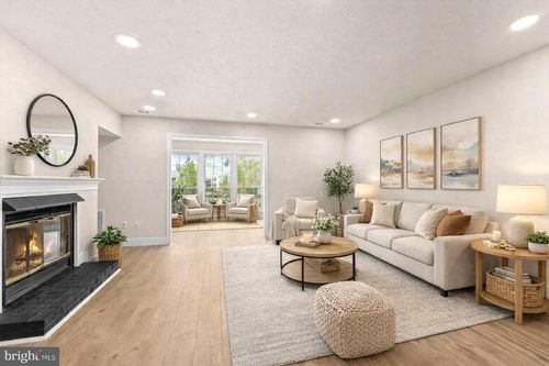 10066-10066 Oakton Terrace Rd, OAKTON, VA, 22124-2900 | Card Image