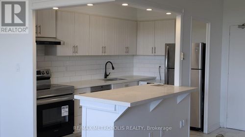 607-5 Massey Square, Toronto (Crescent Town), ON, M4C5L6 | Card Image