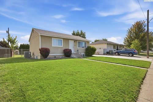 2006 Everest Ave, Richland, WA, 99354-2230 | Card Image