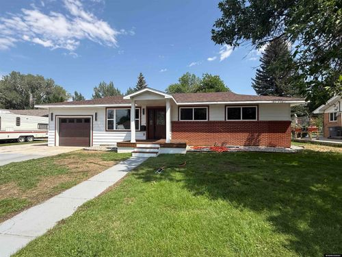 560 Brodie St, Lander, WY, 82520-3365 | Card Image
