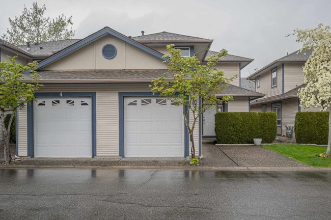 3 - 4725 221 Street, Townhouse with 3 bedrooms, 2 bathrooms and 2 parking in Langley BC | Image 2