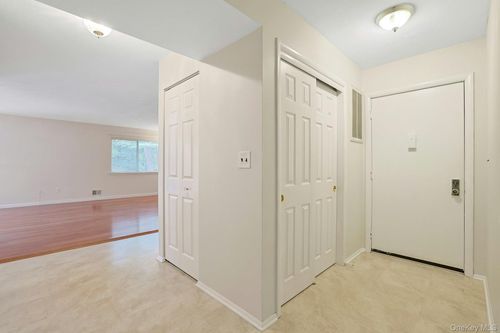 apt-h-165 Carriage Ct, Yorktown Heights, NY, 10598-5214 | Card Image