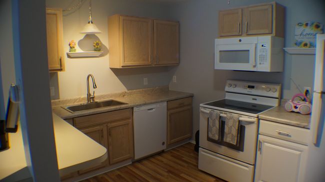 Kitchen with Newer appliances | Image 6
