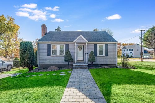 201 Hamilton St, Saugus, MA, 01906 | Card Image