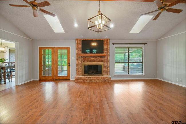 201 Karla Dr, House other with 3 bedrooms, 2 bathrooms and null parking in Whitehouse TX | Image 8