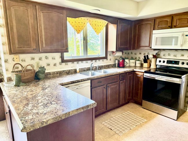 1550 S 100 W, House other with 3 bedrooms, 2 bathrooms and null parking in Hartford City IN | Image 32