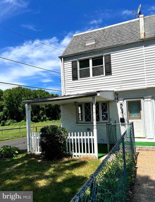 5619 Mitchell Rd, LEVITTOWN, PA, 19057-4130 | Card Image