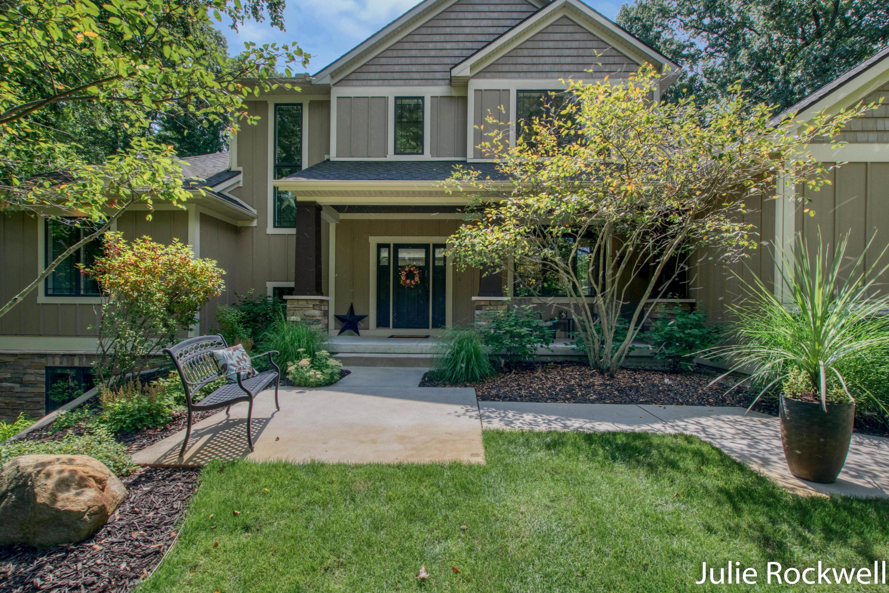 Kirkwood Trl, Alto, MI 49302