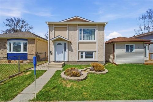 71 Harrowby Ave, Winnipeg, MB, R2M0G8 | Card Image
