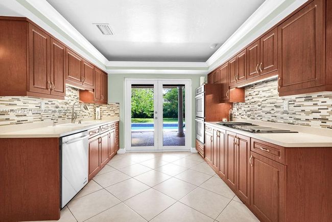 6551 Sw 126 Th St, House other with 5 bedrooms, 3 bathrooms and null parking in Pinecrest FL | Image 14