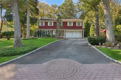 Brookfield Colonial | Image 1