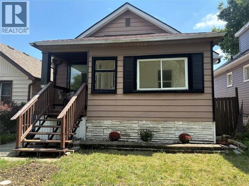 984 Ellrose Ave, Home with 4 bedrooms, 2 bathrooms and null parking in Windsor ON | Card Image