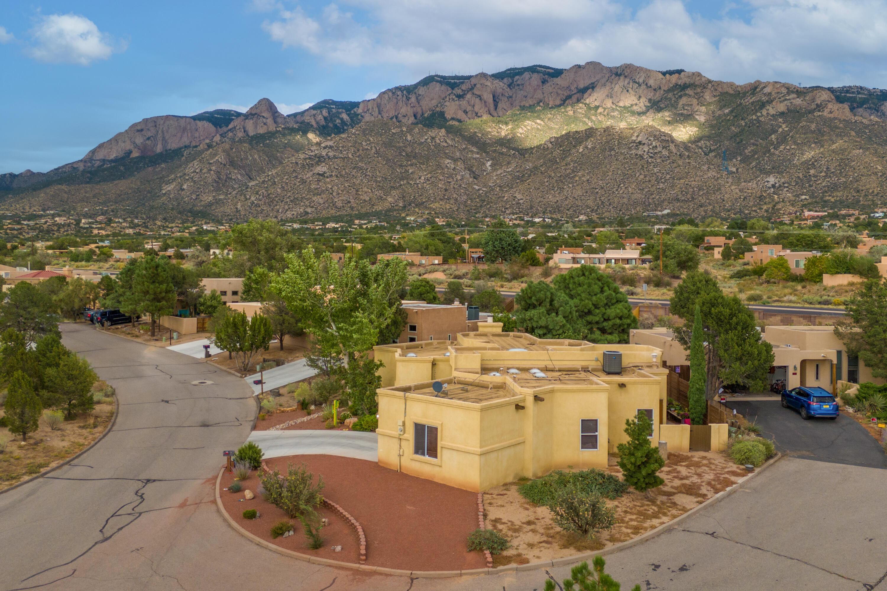 Tramway Cir, Albuquerque, NM 87122