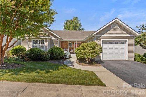 237 Charlestown Dr, Hendersonville, NC, 28792-3536 | Card Image