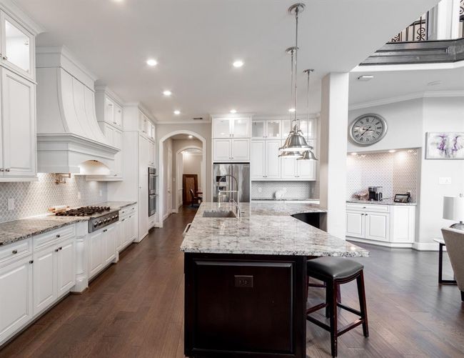 2218 Pleasant Hill Dr, House other with 5 bedrooms, 5 bathrooms and 3 parking in Friendswood TX | Image 7