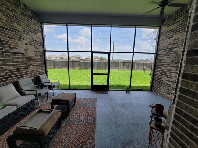 Screened Patio | Image 22