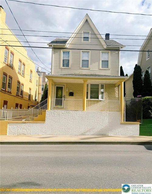 1318 E 4th St, Bethlehem, PA, 18015-2038 | Card Image