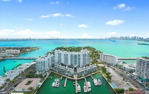 1424-7900 Harbor Island Dr, North Bay Village, FL, 33141-4281 | Card Image