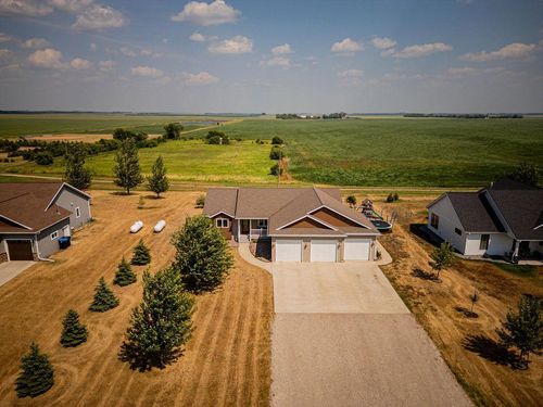 620 2nd St, Arthur, ND, 58006-4124 | Card Image