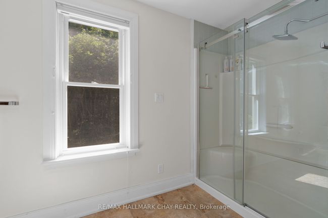 4950 Penetanguishene Rd, House other with 4 bedrooms, 3 bathrooms and 10 parking in Hillsdale ON | Image 30
