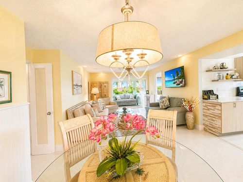 305-12 Colonial Club Dr, Boynton Beach, FL, 33435-8341 | Card Image