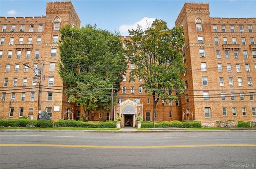 2l-219 Bronx River Rd, Yonkers, NY, 10704-3717 | Card Image
