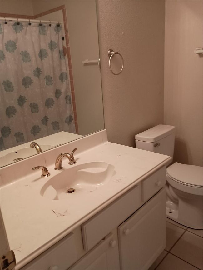 Secondary Bathroom | Image 13