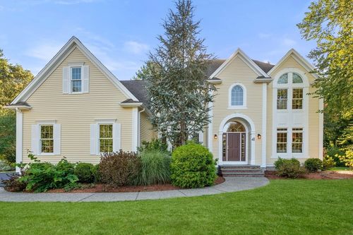 41 Oriole Rd, Medfield, MA, 02052-3308 | Card Image