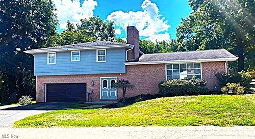 105 Franklin St, Saint Clairsville, OH, 43950-1209 | Card Image