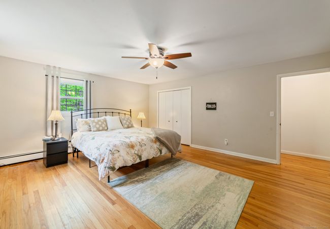 33 Saw Mill Rd, House other with 4 bedrooms, 3 bathrooms and null parking in Newtown CT | Image 17