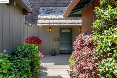 2 Cavendish Ln, Piedmont, CA, 94602-1429 | Card Image