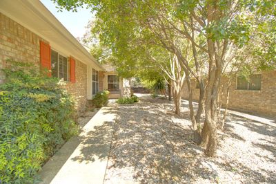 1404 Gloucester Point, Home with 2 bedrooms, 2 bathrooms and 2 parking in Kerrville TX | Image 3