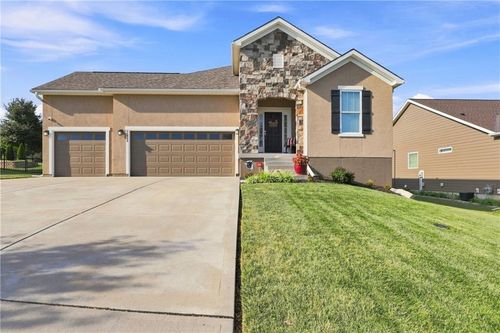 24940 W 143rd Ter, Olathe, KS, 66061-7641 | Card Image