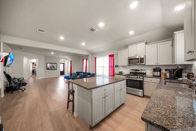 31646 Untrodden Way, House other with 4 bedrooms, 2 bathrooms and null parking in Bulverde TX | Image 17