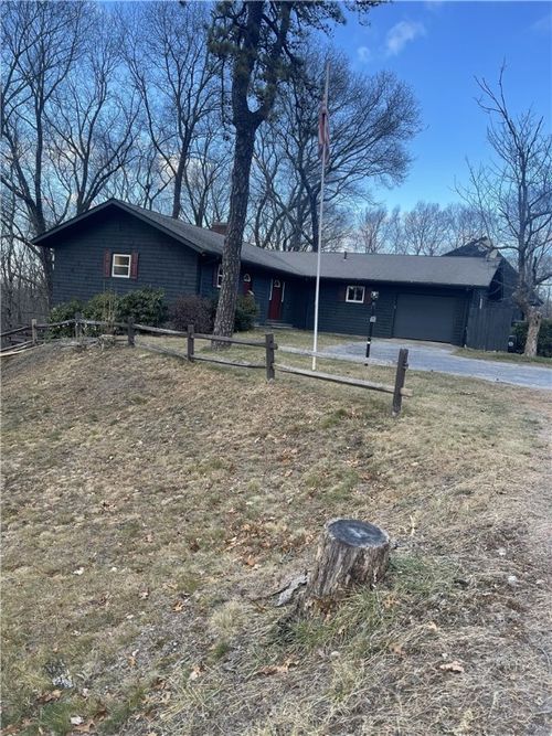 150 W Wrentham Rd, Cumberland, RI, 02864-1305 | Card Image