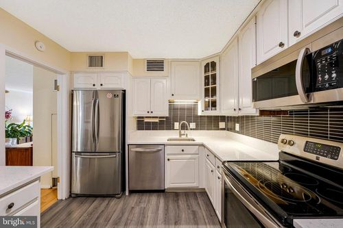 apt-903-1800 Old Meadow Rd, MCLEAN, VA, 22102-1823 | Card Image