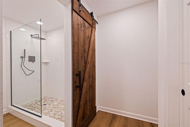 Master bathroom | Image 30